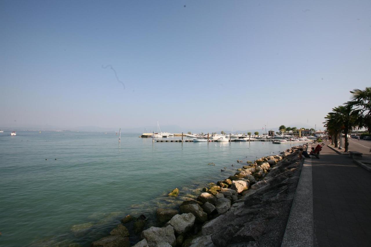 Happy Camp Mobile Homes In Butterfly Village Peschiera del Garda